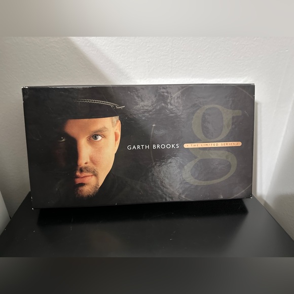 Garth Brooks The Limited Series Box Set- incomplete set- MISSING a CD! - Picture 1 of 5